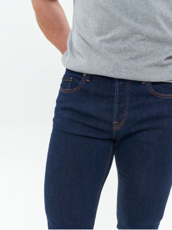 Джинсы зауженные к низу Slim Fit классические