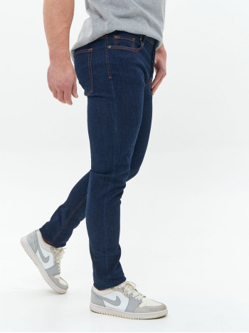 Джинсы зауженные к низу Slim Fit классические