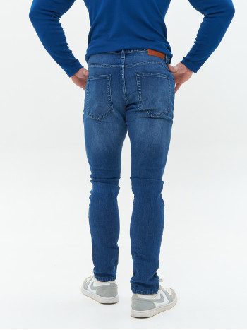 Джинсы зауженные к низу Slim Fit классические