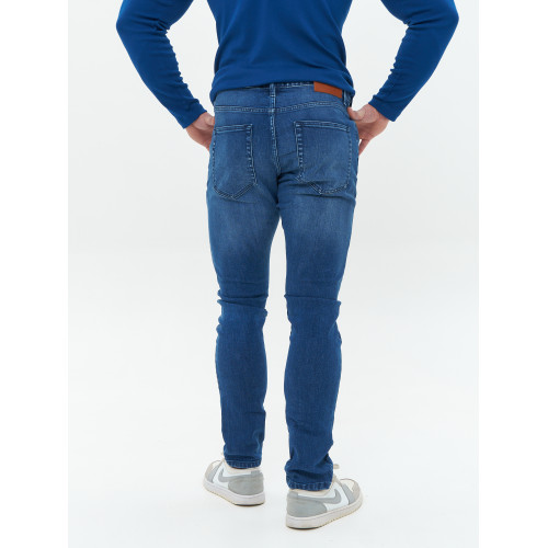 Джинсы зауженные к низу Slim Fit классические