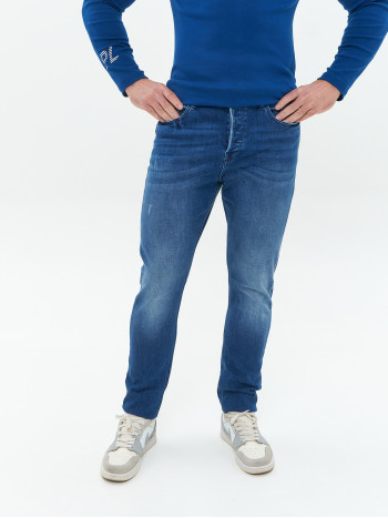 Джинсы зауженные к низу Slim Fit классические