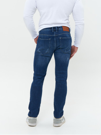 Джинсы зауженные к низу Slim Fit классические