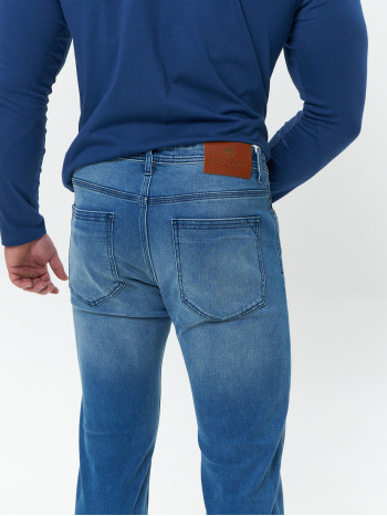 Джинсы зауженные к низу Slim Fit 